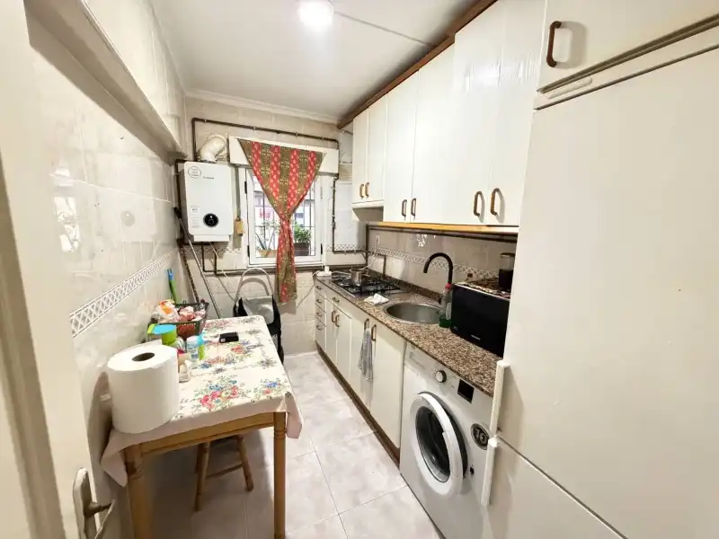 Cuina de Apartament en venda en Santander amb Jardí privat i Moblat