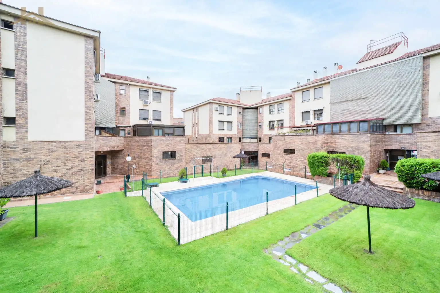 Piscina de Ático en venta en Majadahonda con Aire acondicionado, Calefacción y Horno