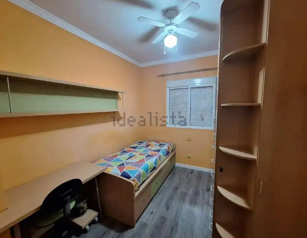 Habitación de Piso de alquiler en Sevilla con Aire acondicionado, Amueblado y Piscina comunitaria
