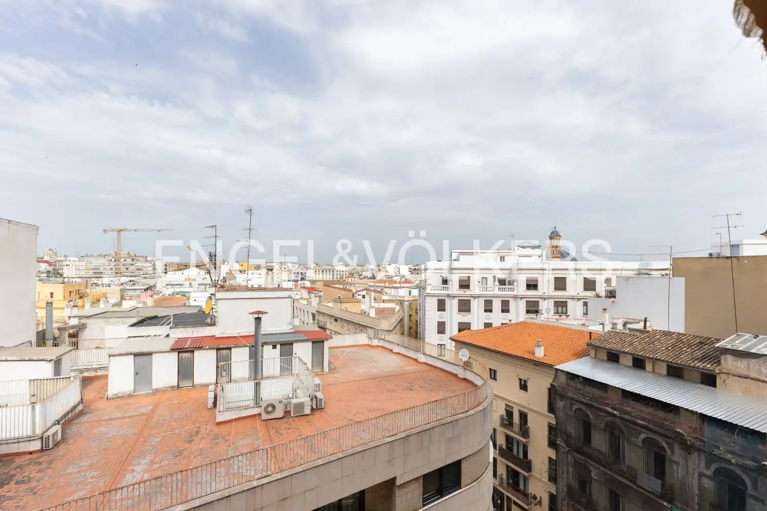 Vista exterior de Pis en venda en Valencia amb Calefacció