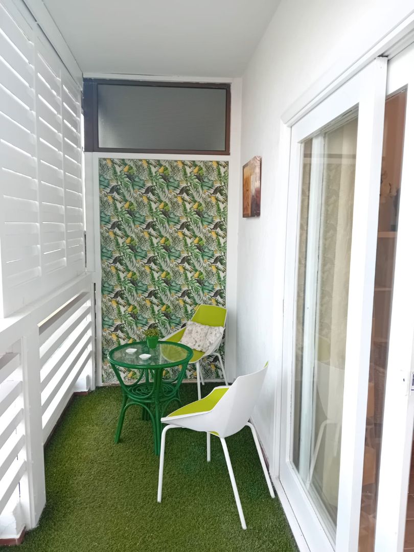 Terrassa de Apartament de lloguer en Las Palmas de Gran Canaria amb Moblat, Rentadora i Microones