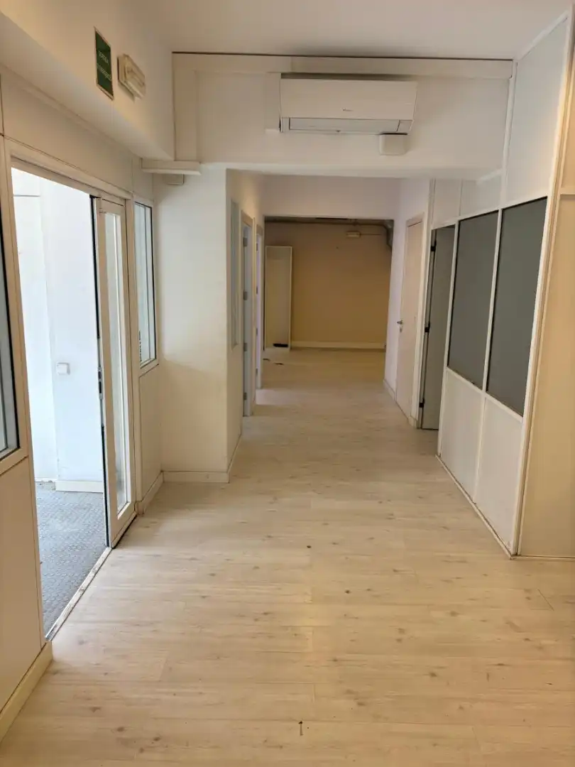 Business premises for sale in Eixample, imagen 2