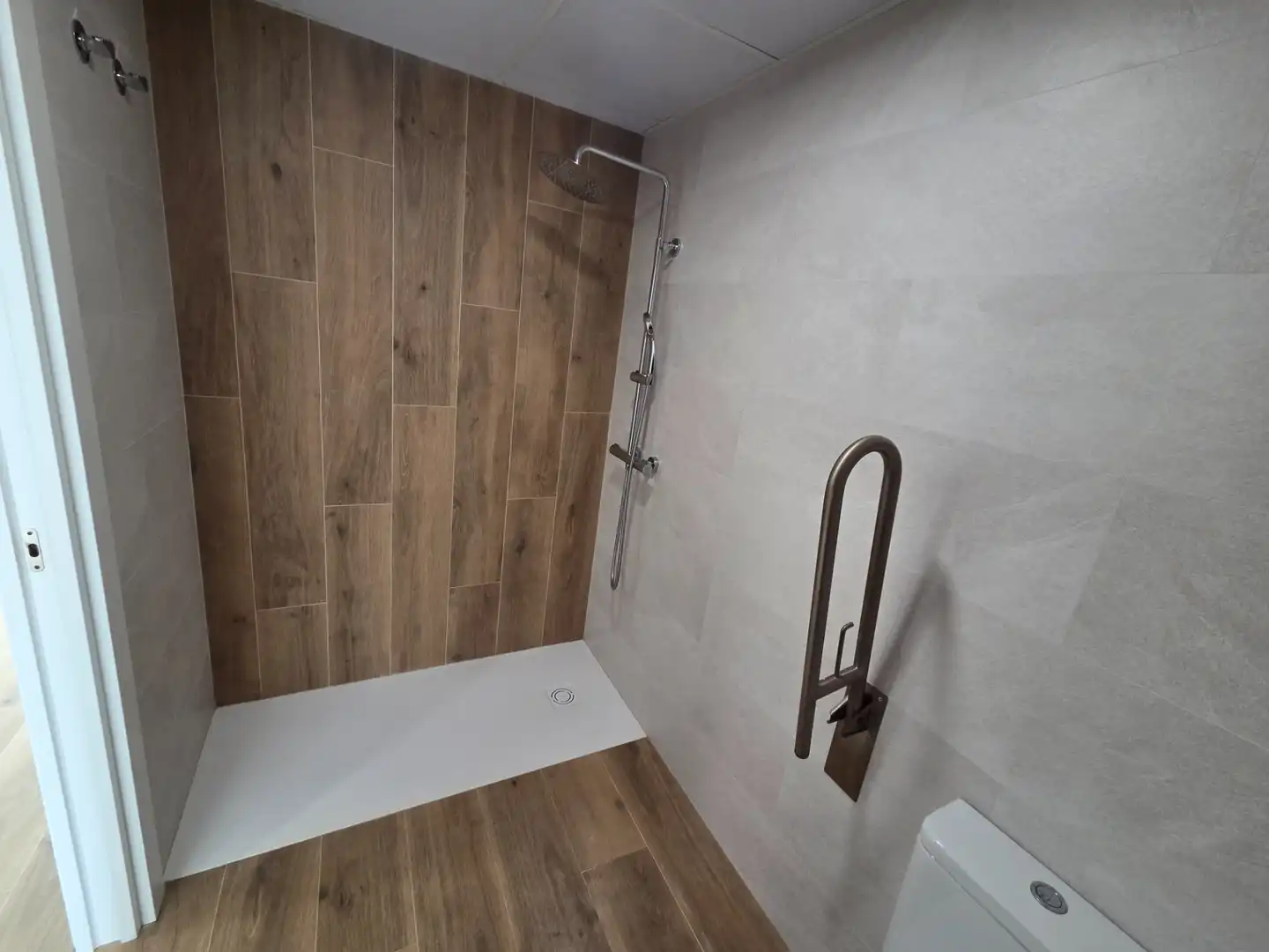 Baño de Planta baja en venta en Premià de Mar con Aire acondicionado, Calefacción y Alarma