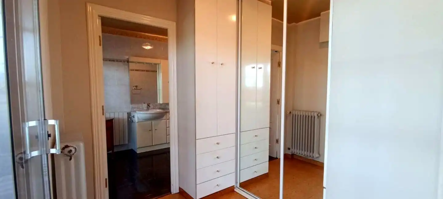 Habitación de Casa o chalet en venta en Villamediana de Iregua con Aire acondicionado, Calefacción y Jardín privado