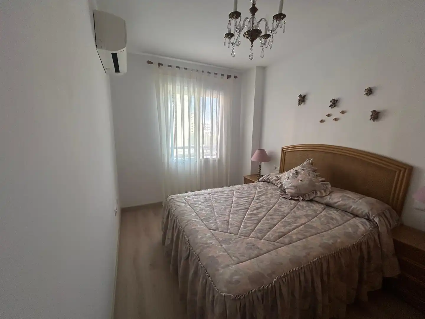 Habitación de Apartamento en venta en Gandia con Aire acondicionado, Amueblado y Piscina comunitaria