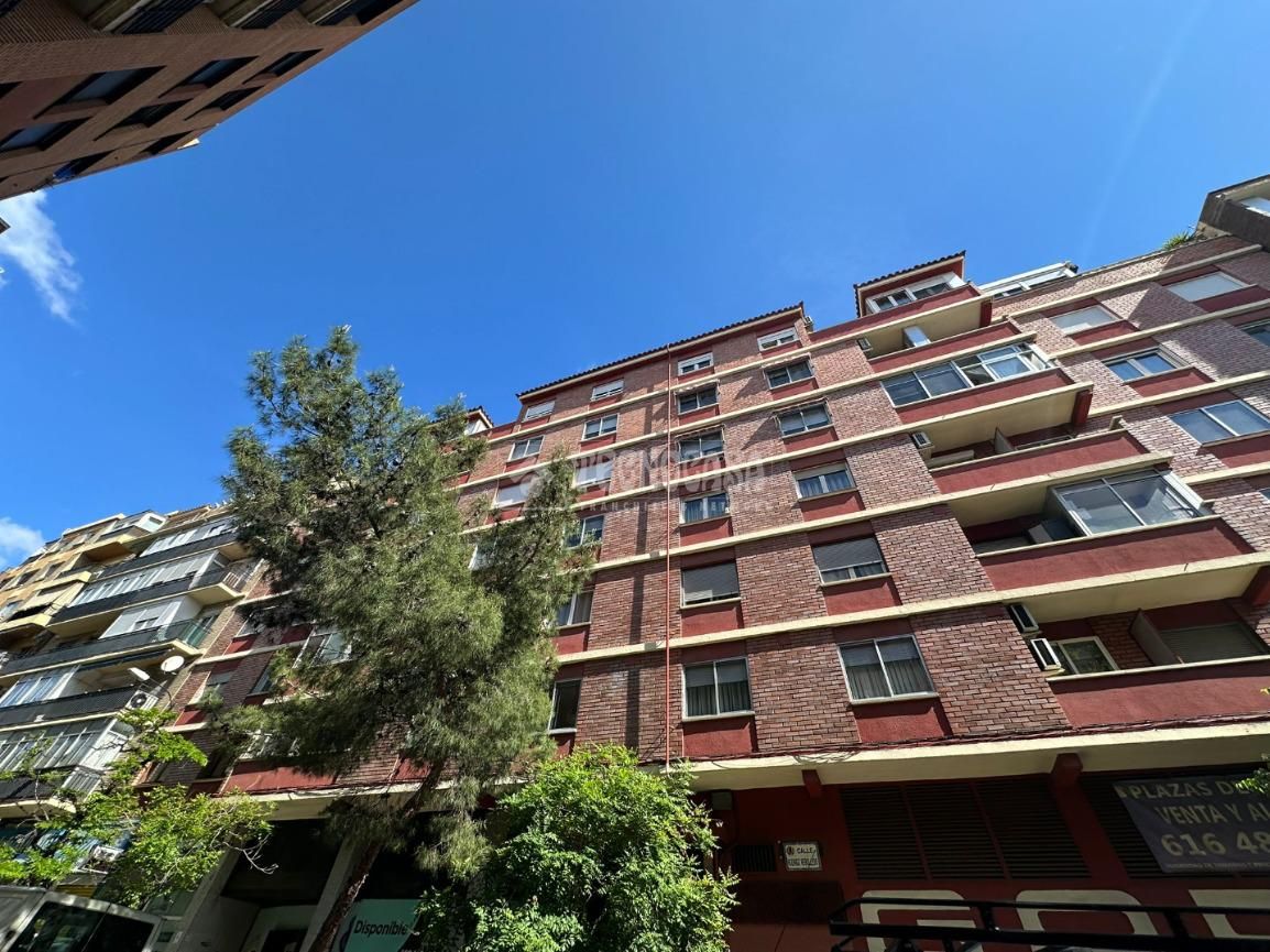 Exterior view of Flat for sale in  Zaragoza Capital  with Air Conditioner, Heating and Furnished