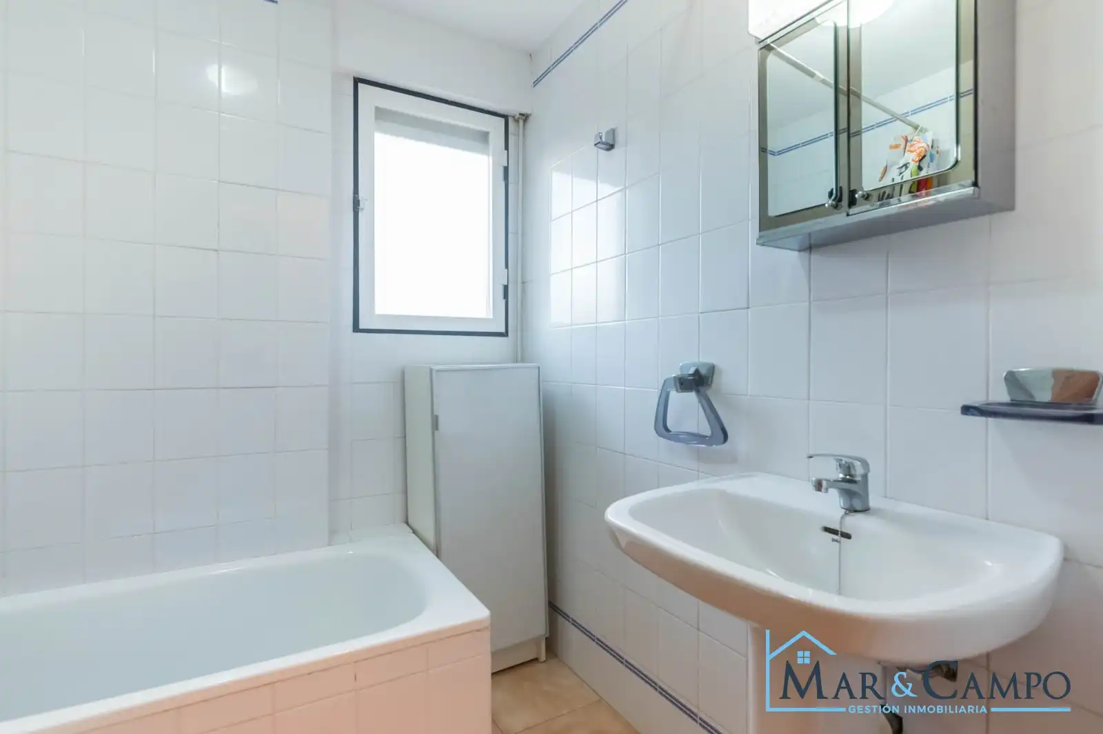 Bany de Apartament en venda en Los Alcázares amb Terrassa, Moblat i Balcó