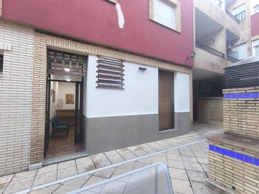 Local comercial de lloguer a Calle Rafael Alberti 6