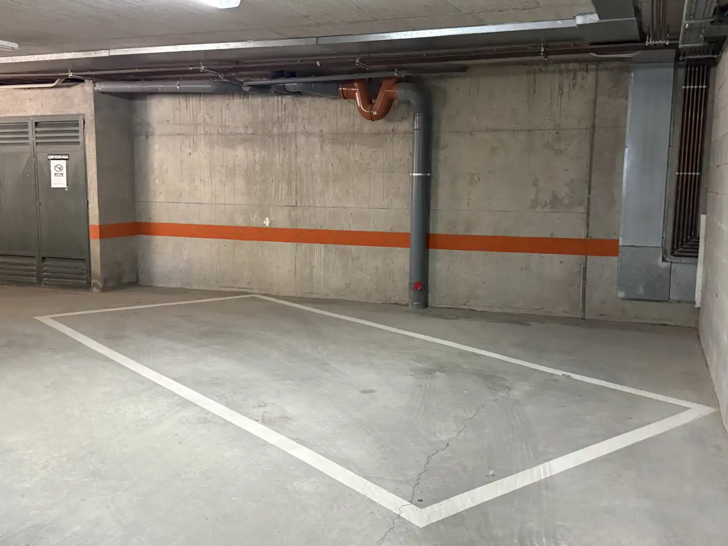 Parking de Piso de alquiler en Rosselló con Calefacción
