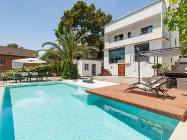 Casa con piscina in affitto a Avinguda 342