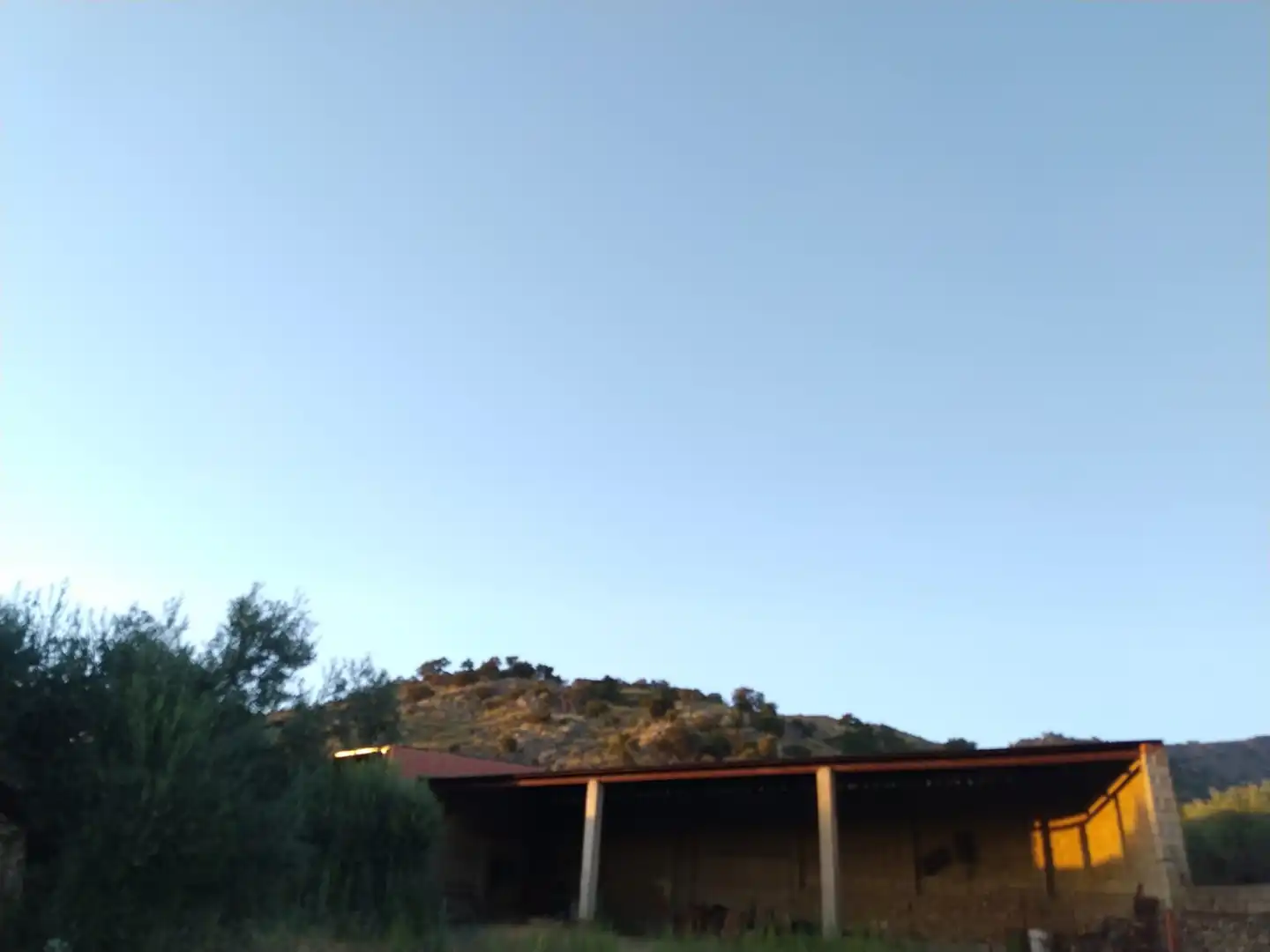 Vista exterior de Casa o xalet en venda en Arroyomolinos (Cáceres) amb Jardí privat i Traster