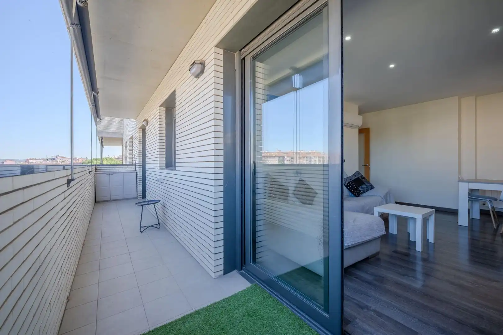 Terrasse von Wohnung zur Miete in Salt