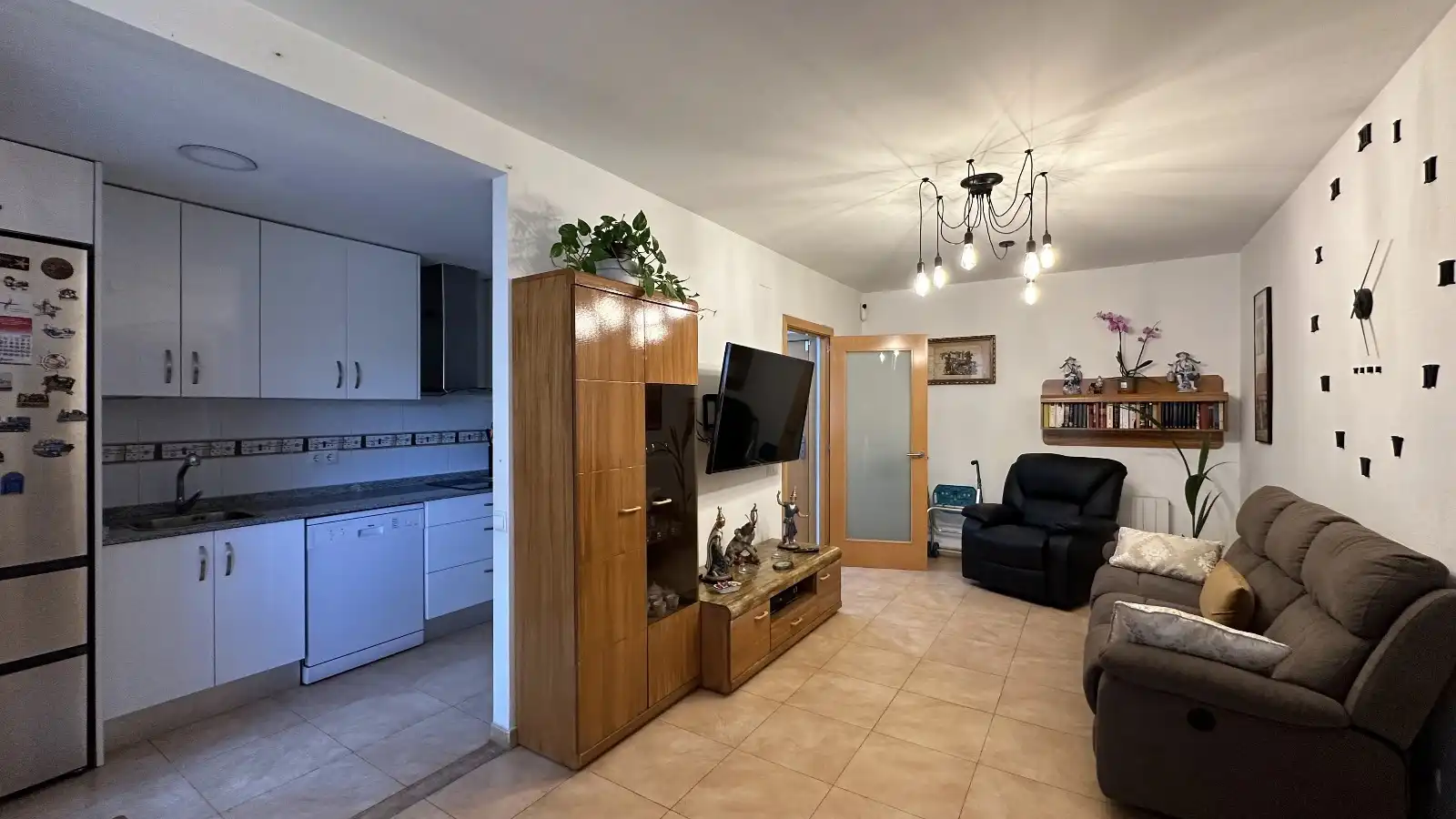 Piso con terraza en venta en Carrer de Montserrat Roig, imagen 3