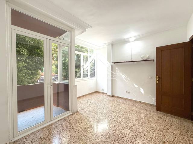 Piso en Venta en Ramon y Cajal en Camp d'en Serralta