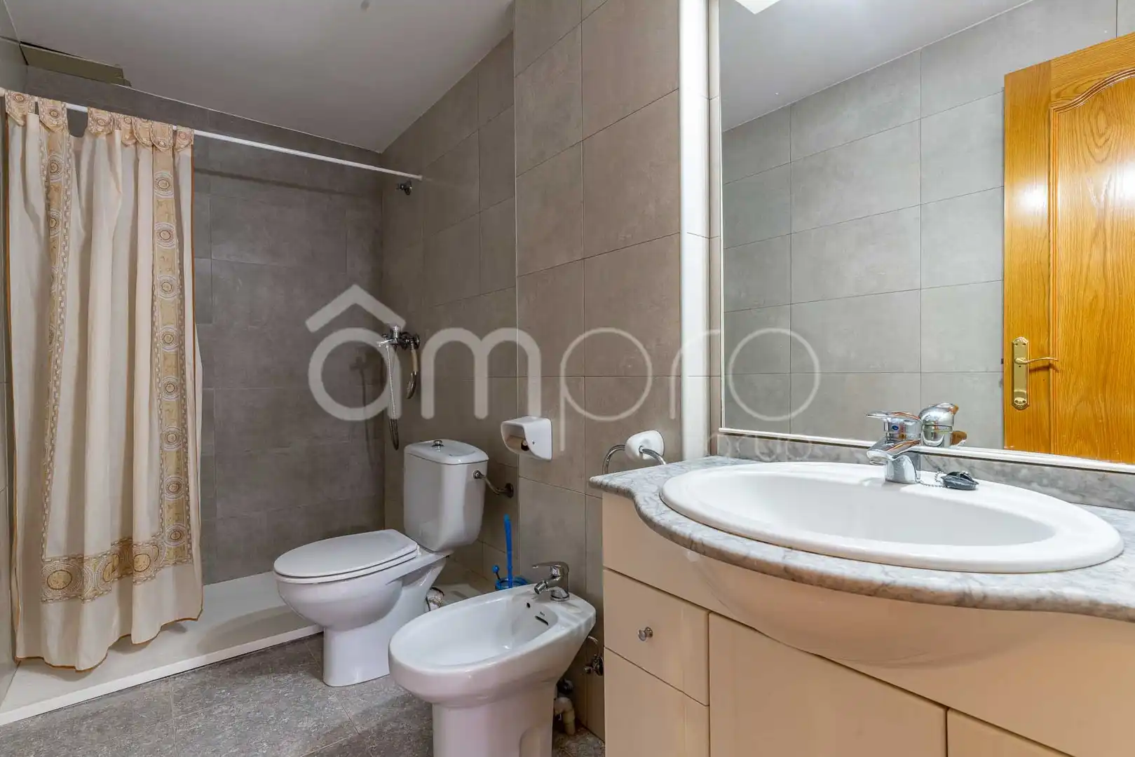 Baño de Piso en venta en Torredembarra con Aire acondicionado, Terraza y Balcón