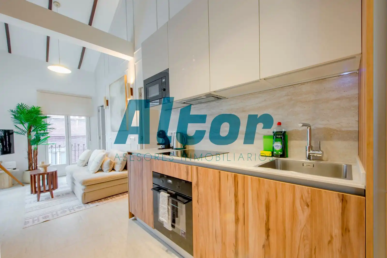 Attic for sale in GENERAL PERÓN, Cuatro Caminos - Azca