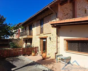 Exterior view of House or chalet for sale in Ribamontán al Mar  with Swimming Pool and Balcony