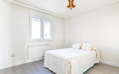 Bedroom of Flat for sale in Salamanca Capital  with Heating and Balcony