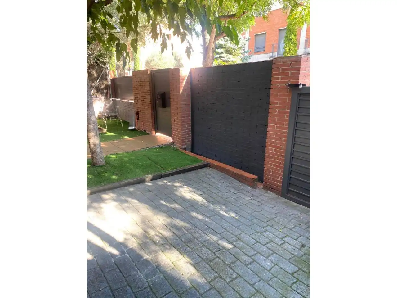 Casa aparellada amb jardí en venda a Calle Joan Coromines, imagen 13