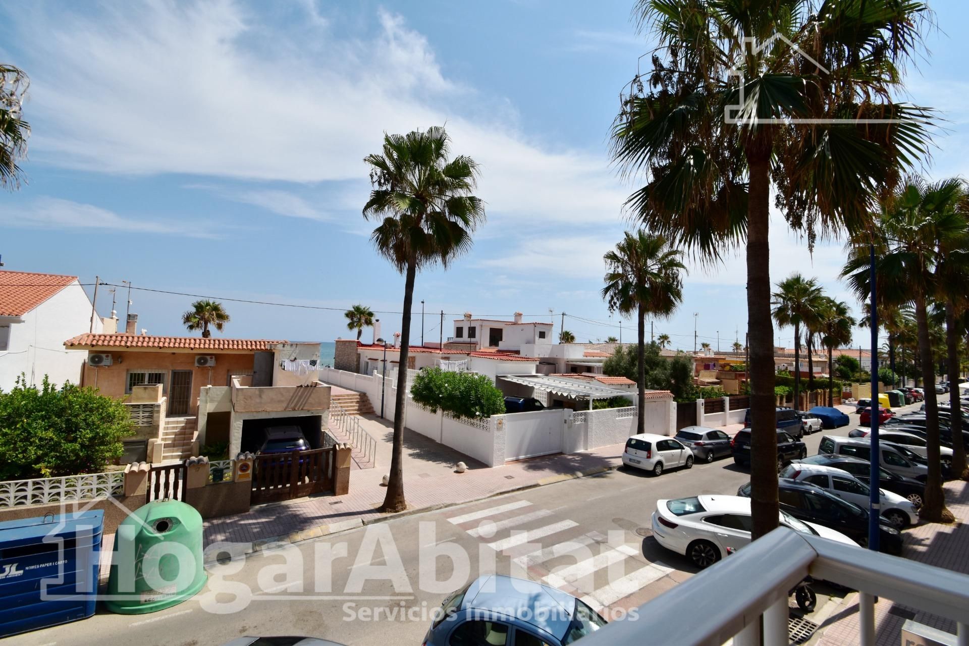 Vista exterior de Pis en venda en Miramar amb Terrassa i Traster