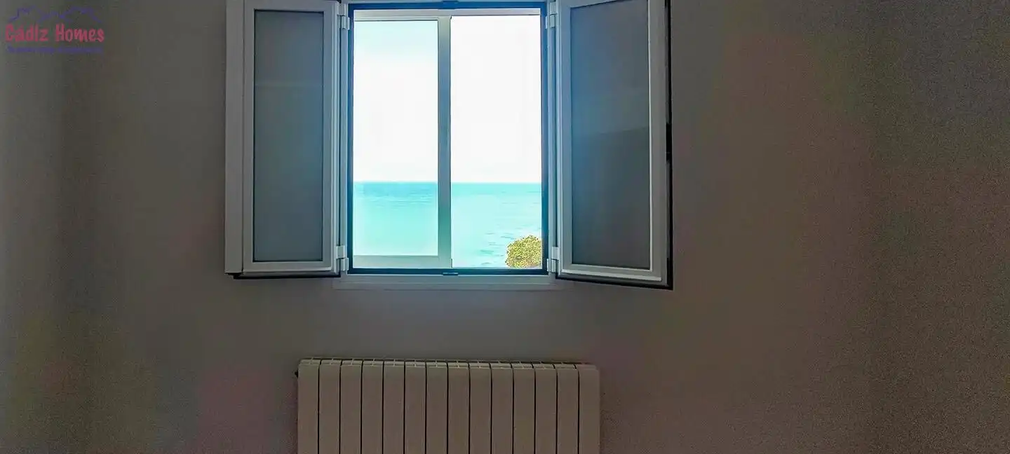 Dormitori de Pis en venda en Cádiz amb Aire condicionat i Terrassa