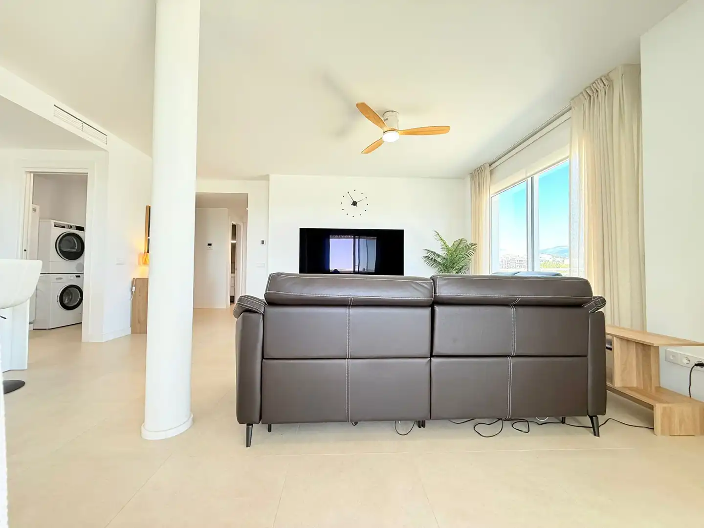 Sala de estar de Ático en venta en Vélez-Málaga con Aire acondicionado, Trastero y Piscina