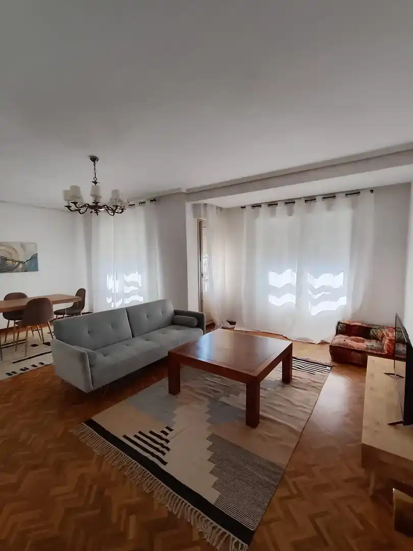 Wohnzimmer von Wohnung zur Miete in Soria Capital  mit Parkett, Abstellraum und Möbliert