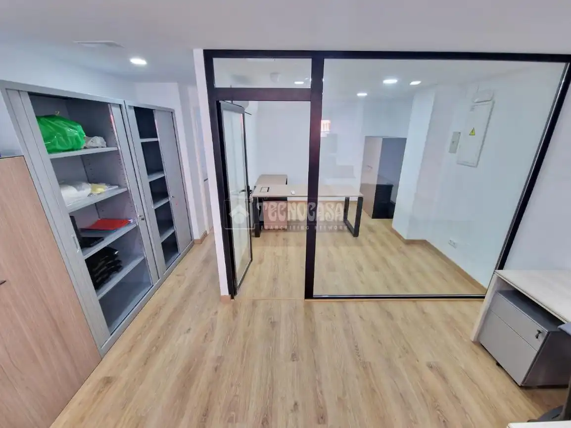 Office for sale in Coslada  with Air Conditioner and Heating