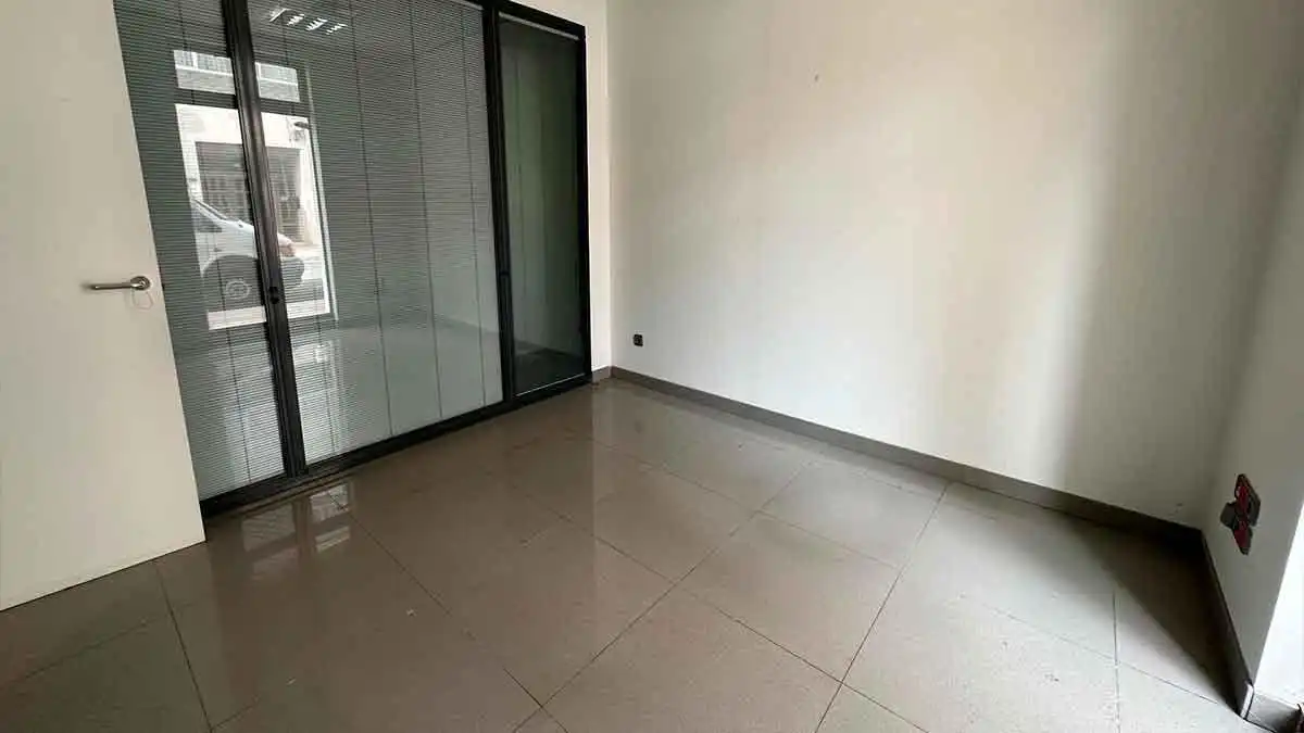 Local comercial en venda a Cistierna, imagen 9