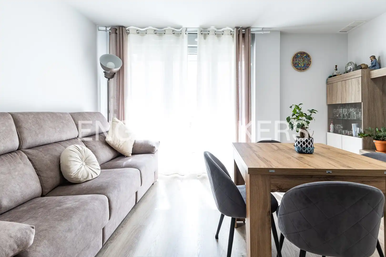 Sala d'estar de Dúplex en venda en Badalona amb Aire condicionat, Calefacció i Parquet