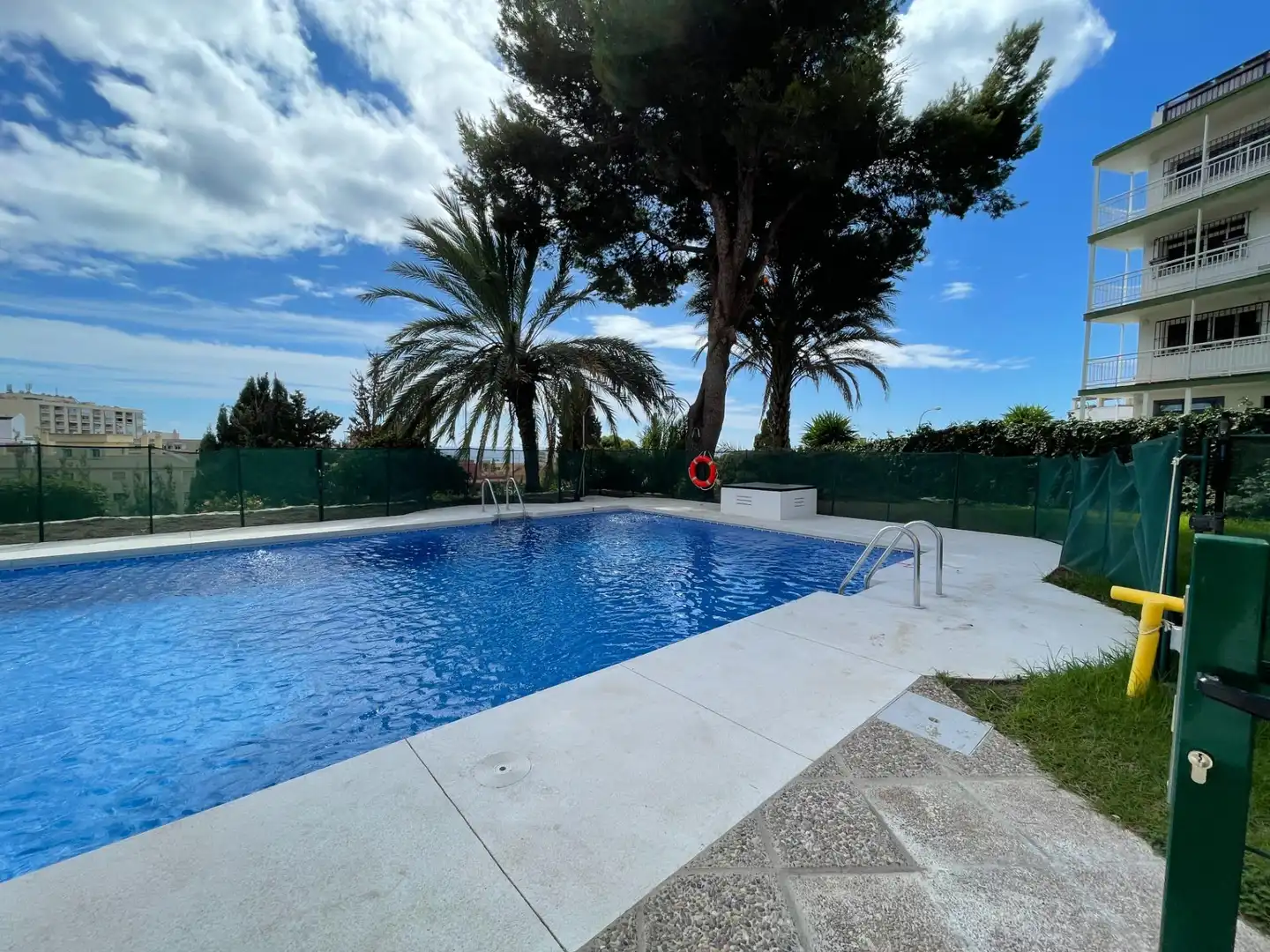 Schwimmbecken von Wohnung zum Verkauf in Torremolinos mit Terrasse, Möbliert und Gemeinschaftspool