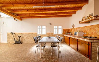 Cuina de Casa o xalet en venda en Teror amb Jardí privat, Terrassa i Traster