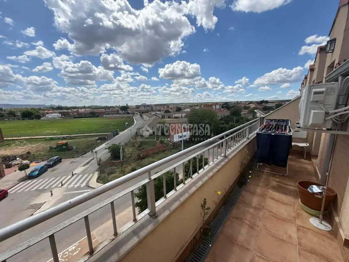 Vista exterior de Piso en venta en Alovera con Aire acondicionado, Calefacción y Terraza