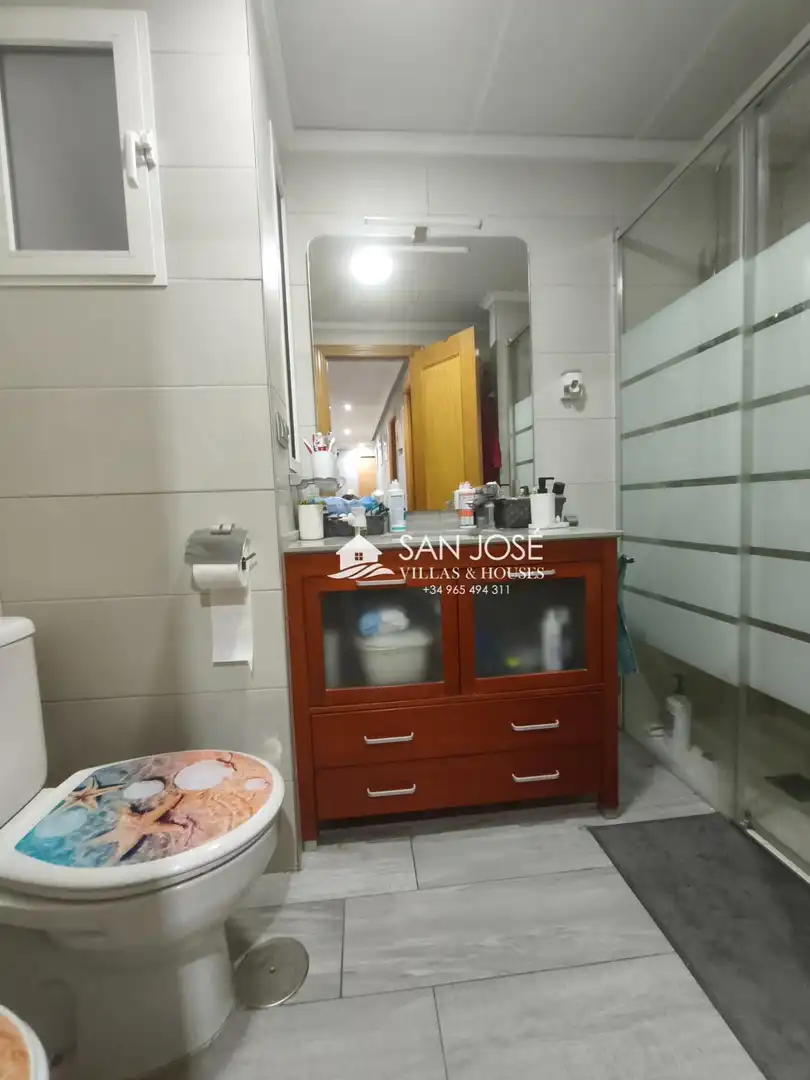 Baño de Piso en venta en Aspe con Aire acondicionado, Jardín privado y Balcón