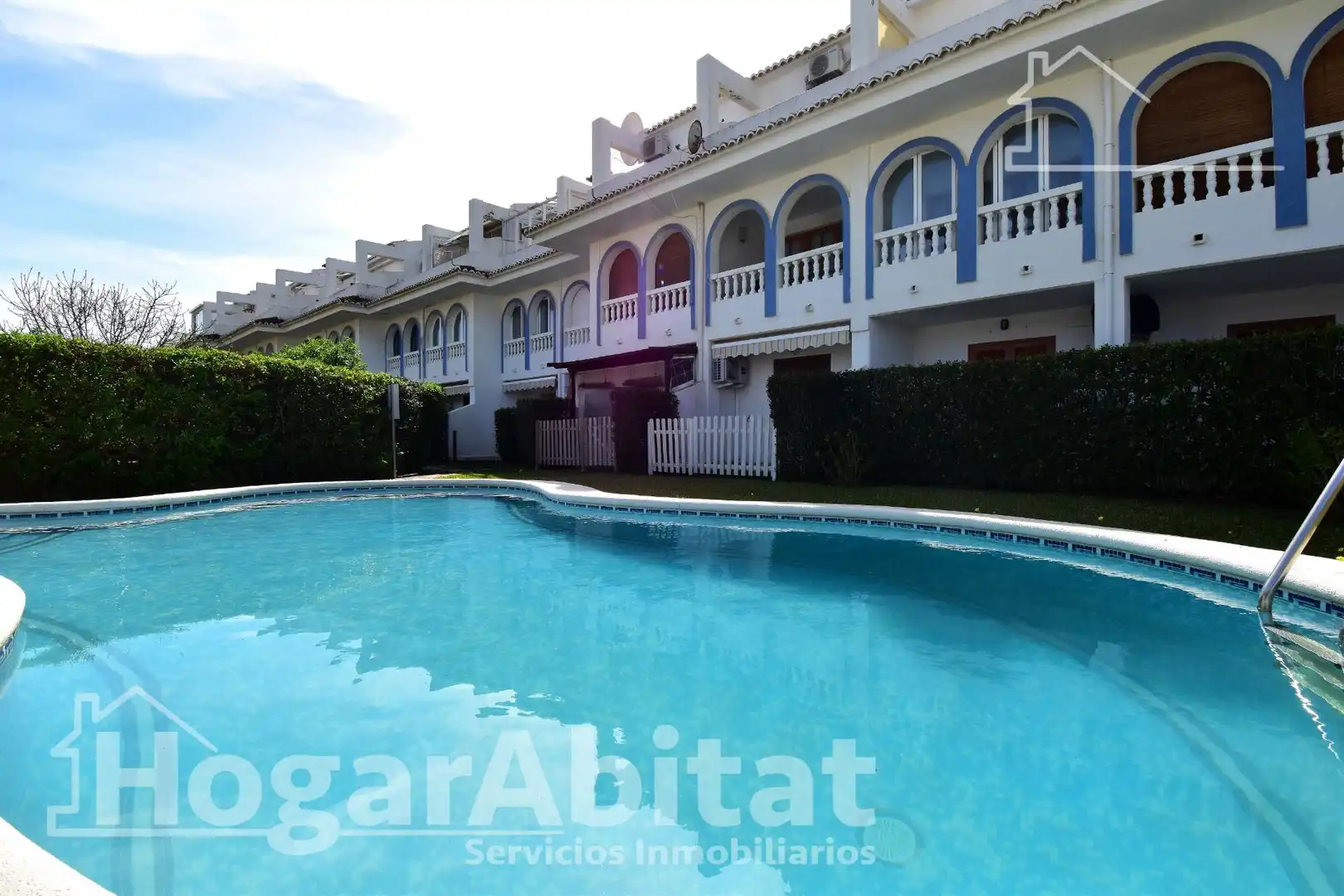 Vista exterior de Ático en venta en Dénia con Aire acondicionado, Calefacción y Jardín privado