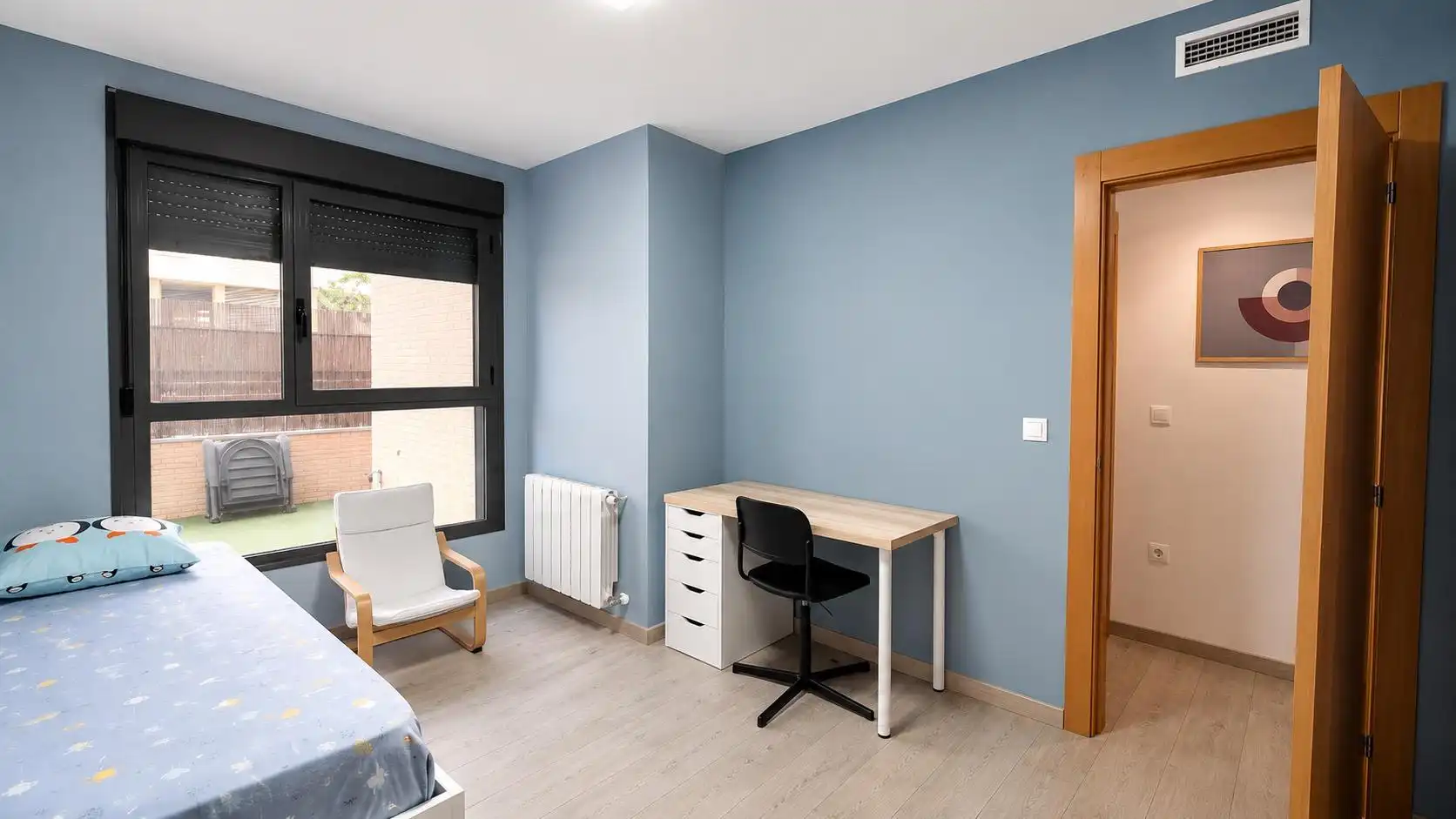 Habitación de Planta baja en venta en Paterna con Aire acondicionado, Calefacción y Jardín privado