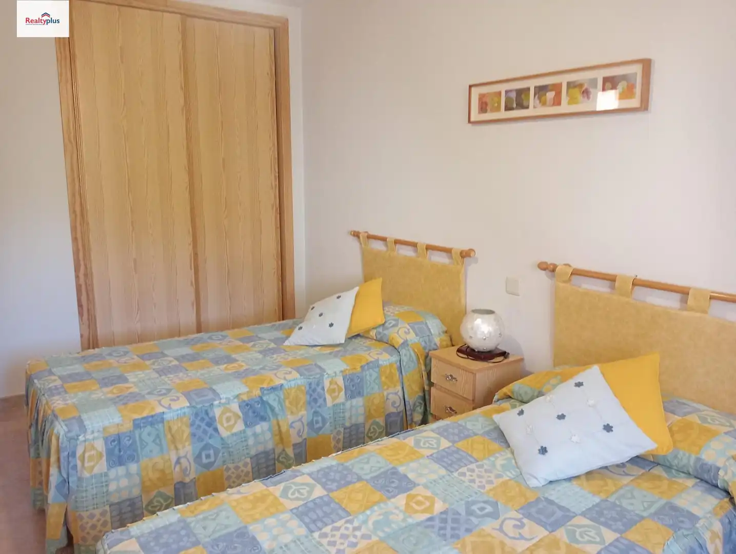 Habitación de Casa adosada en venta en Burgohondo