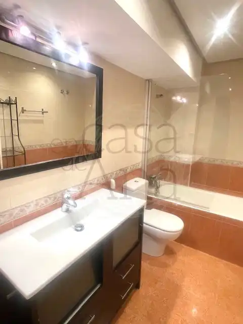 Baño de Apartamento en venta en Bilbao  con Calefacción y Amueblado