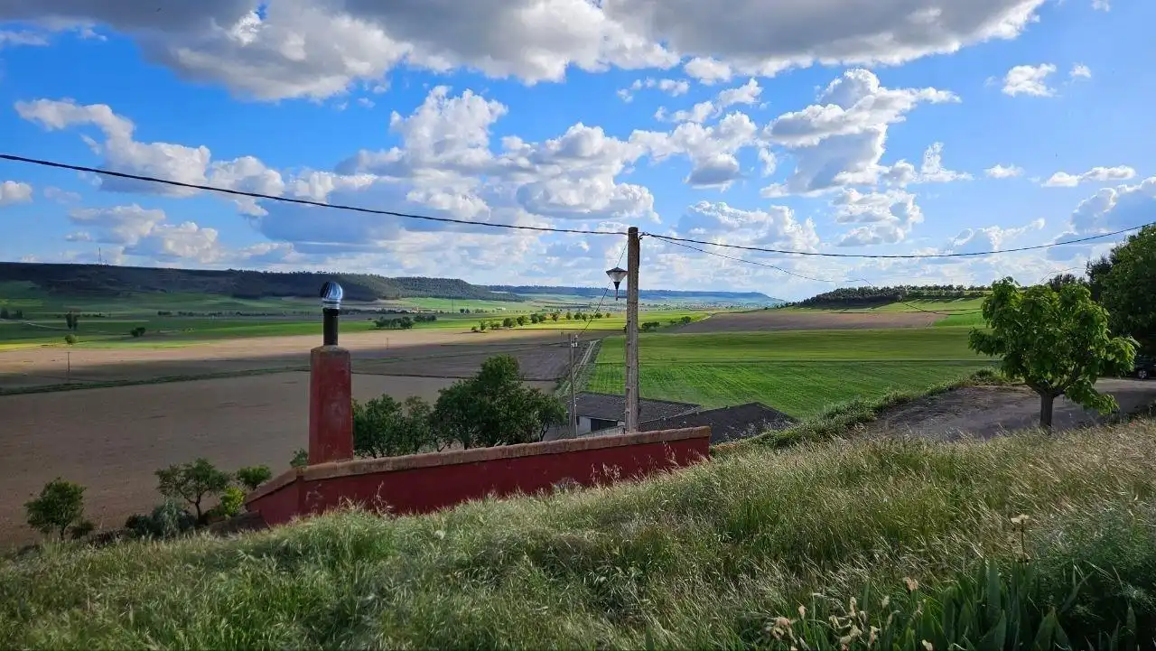 Finca rústica en venda en Castronuevo de Esgueva amb Traster