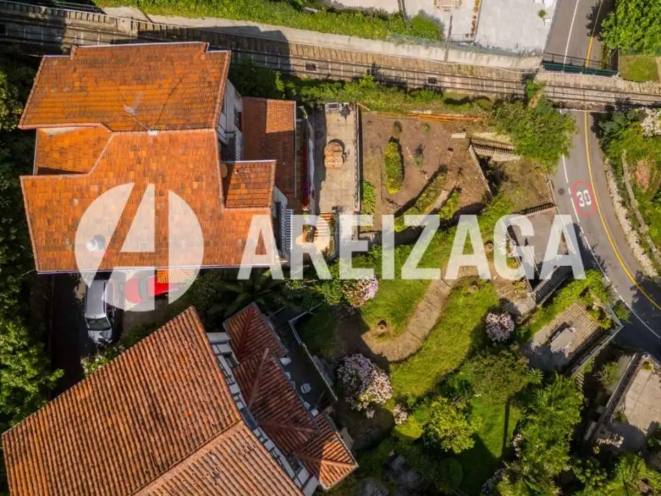 Vista exterior de Casa o xalet en venda en Donostia - San Sebastián  amb Calefacció, Jardí privat i Terrassa