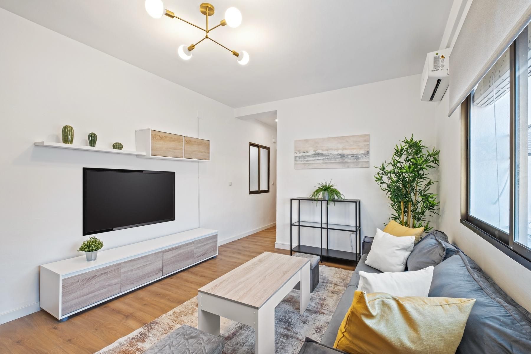 Living room of Flat for sale in Benalmádena  with Air Conditioner and Heating