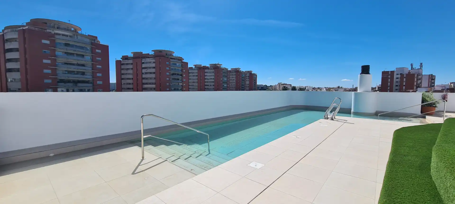 Piscina de Ático en venta en Sevilla con Aire acondicionado, Calefacción y Terraza