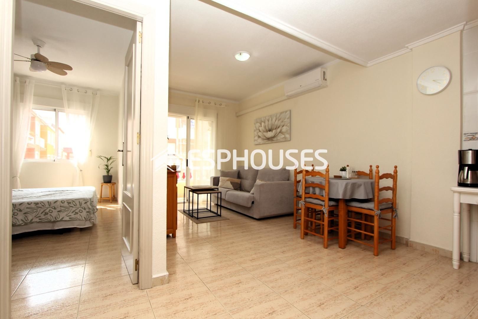Exterior view of Apartment for sale in Guardamar del Segura  with Air Conditioner, Furnished and Balcony