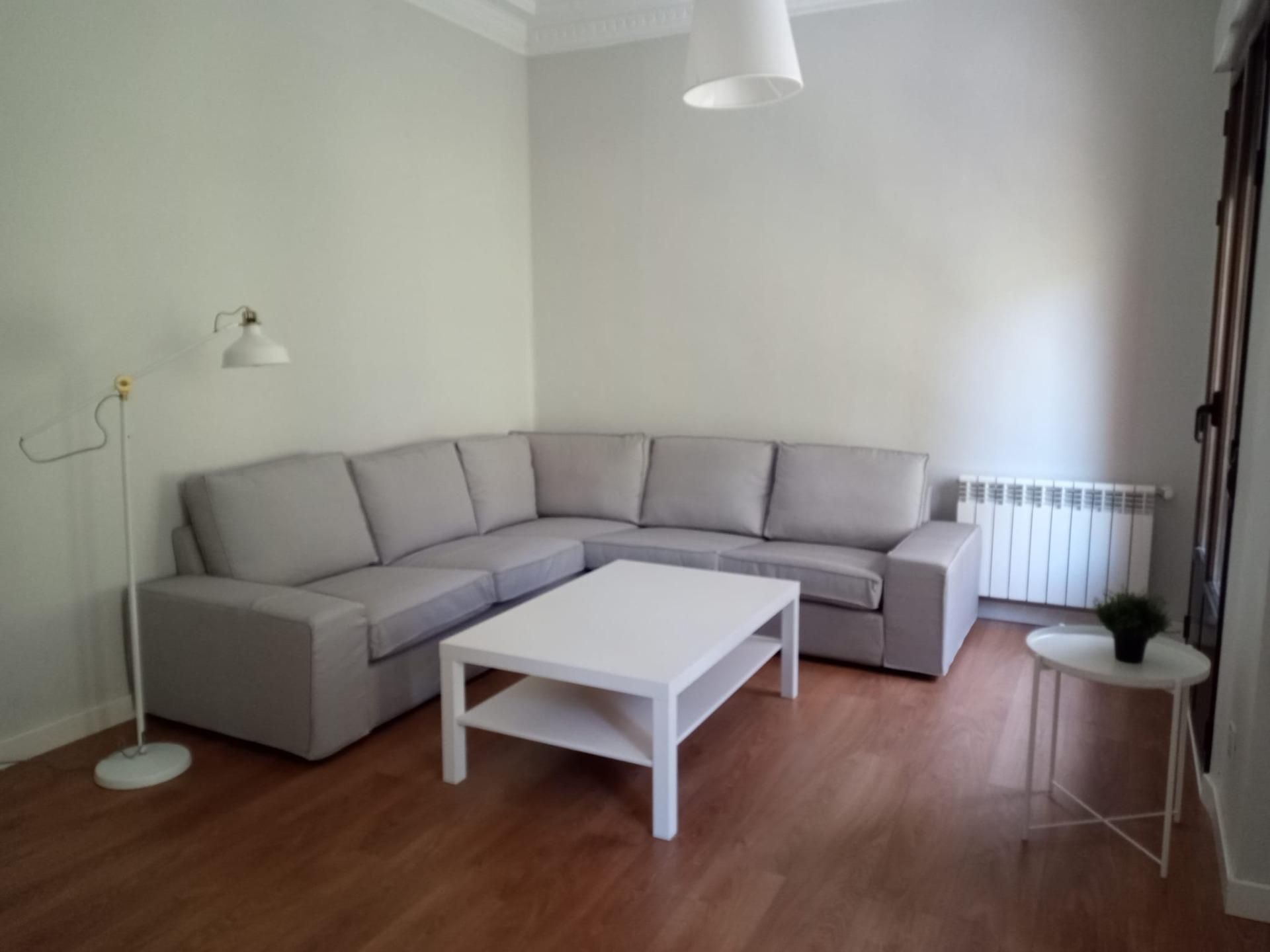 Living room of Flat to rent in Salamanca Capital  with Heating and Balcony