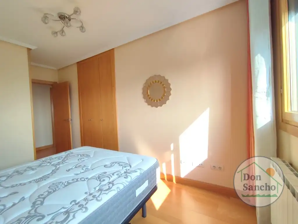 Bedroom of Attic for sale in Valladolid  with Air Conditioner, Heating and Terrace