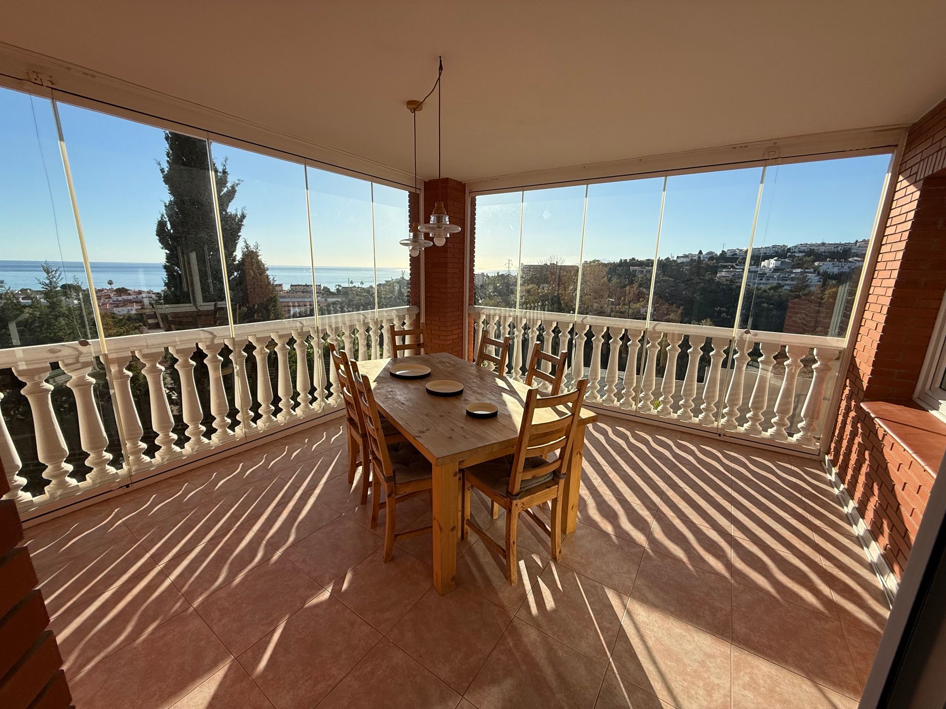 Menjador de Casa adosada en venda en Rincón de la Victoria amb Aire condicionat, Calefacció i Jardí privat