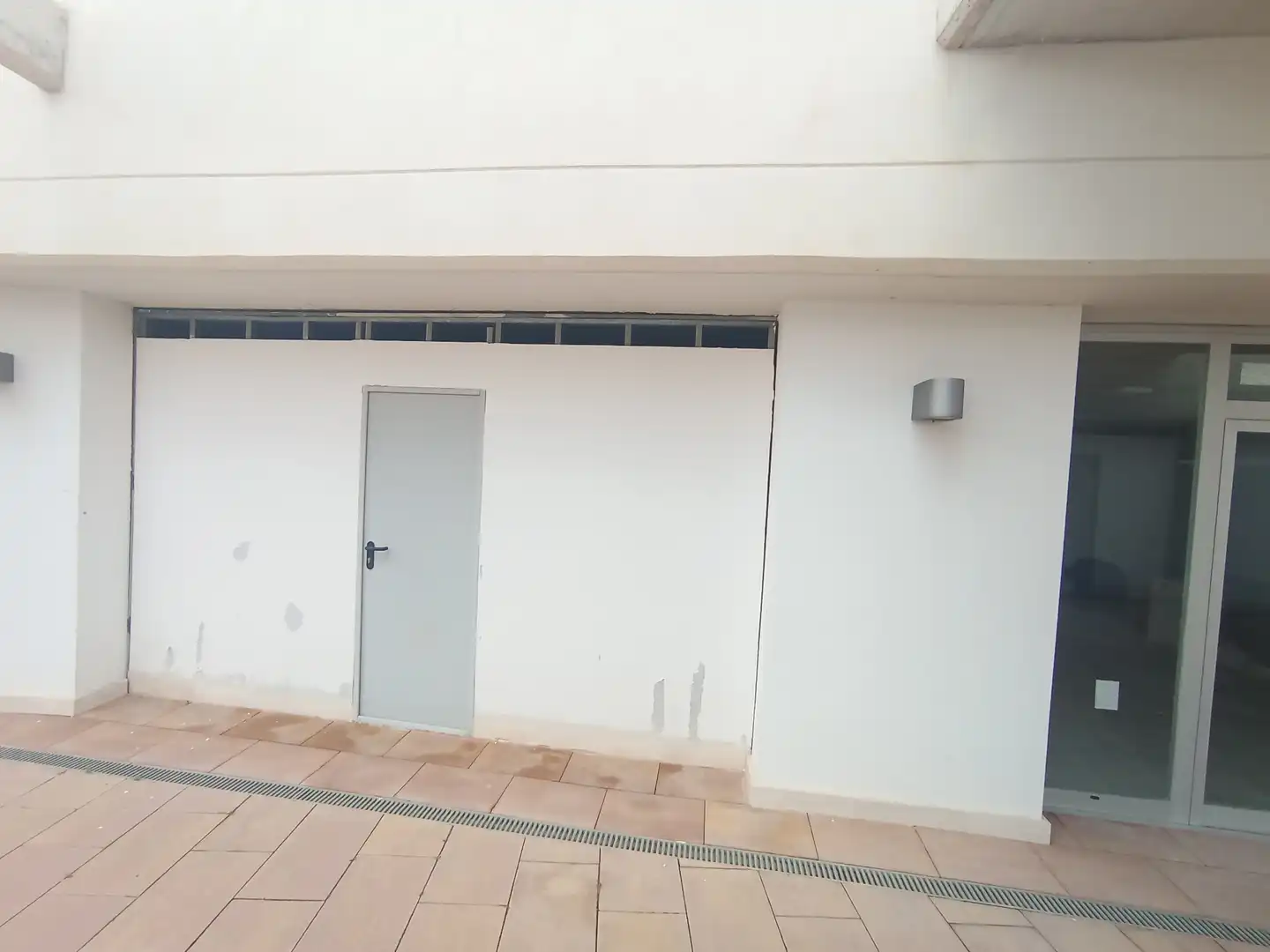 Local comercial en alquiler en Carrer de Carlos Sáenz de Tejada García 4, imagen 3