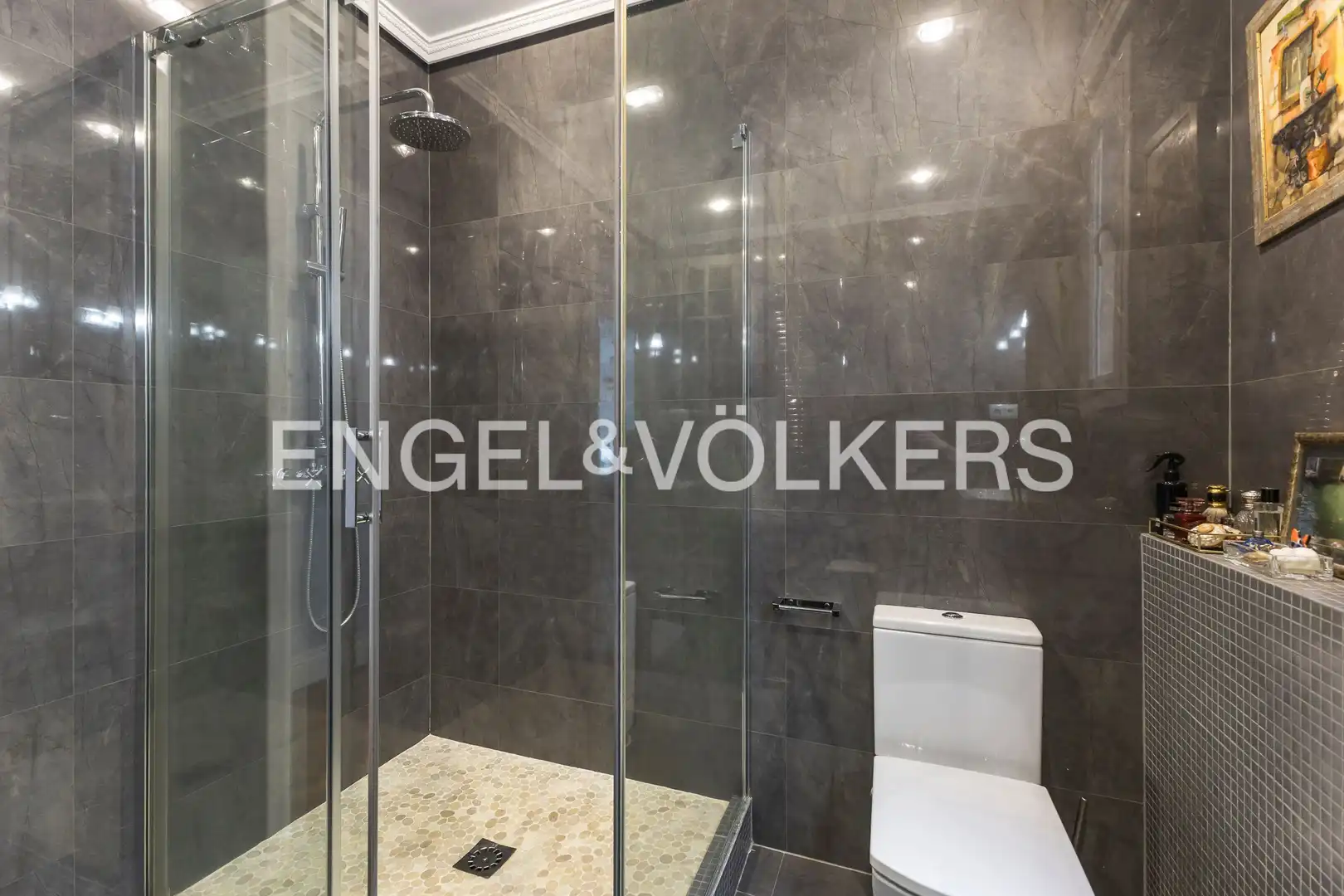 Bathroom of Flat for sale in Madrid  with Air Conditioner, Heating and Balcony