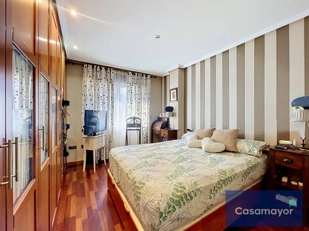 Habitación de Piso en venta en Alicante / Alacant con Aire acondicionado, Calefacción y Trastero