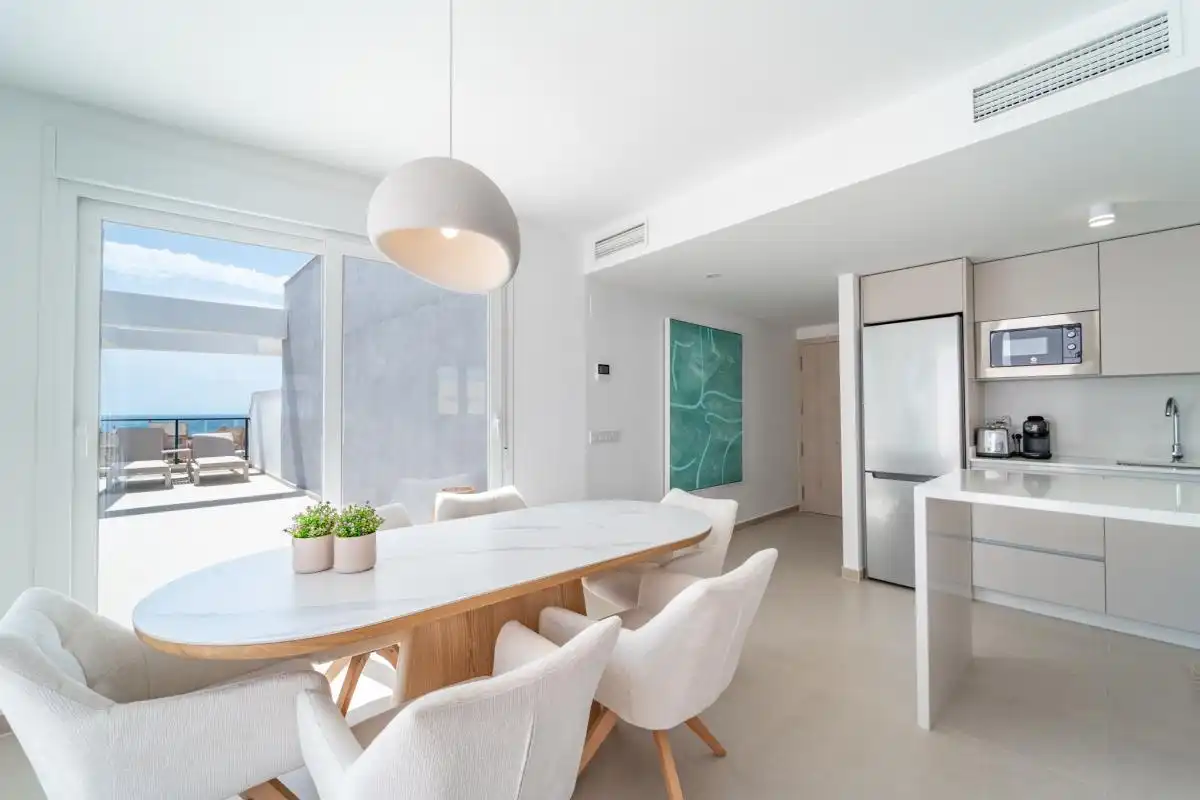 Esszimmer von Wohnung zum Verkauf in Manilva mit Klimaanlage, Heizung und Privatgarten